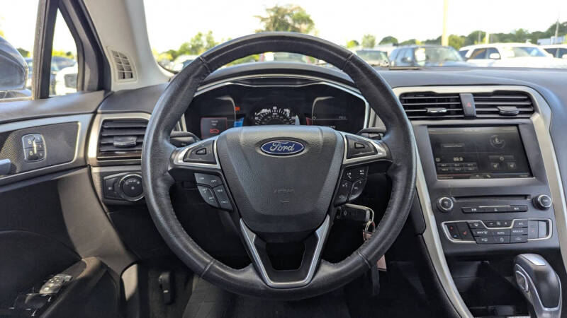 2016 Ford Fusion SE