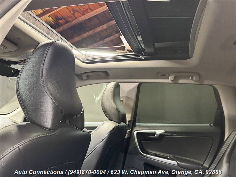 2015 Volvo XC60 T5 Drive-E Platinum