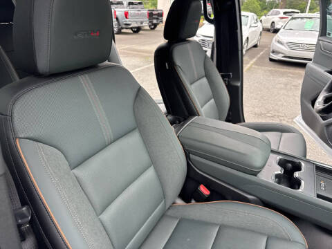 2024 GMC Acadia AT4