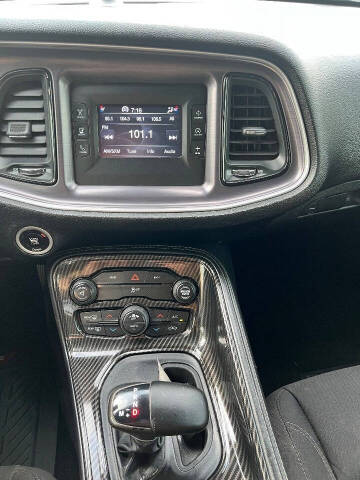 2015 Dodge Challenger SXT