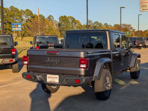 2025 Jeep Gladiator Sport S