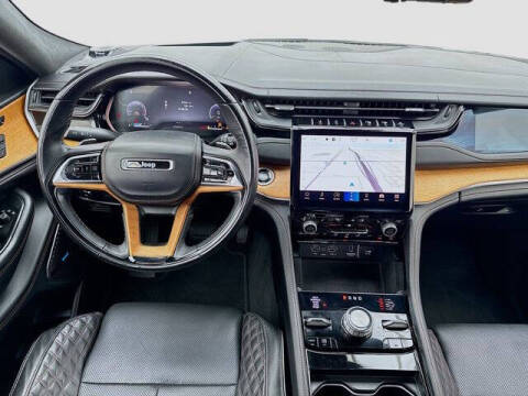 2022 Jeep Grand Cherokee Summit