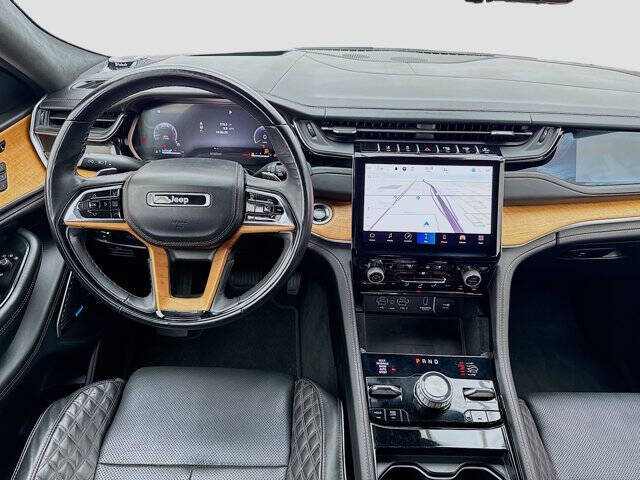 2022 Jeep Grand Cherokee Summit