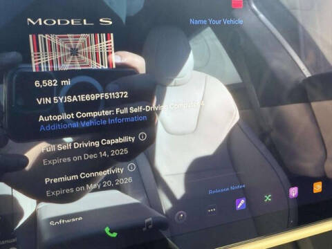 2023 Tesla Model S Plaid