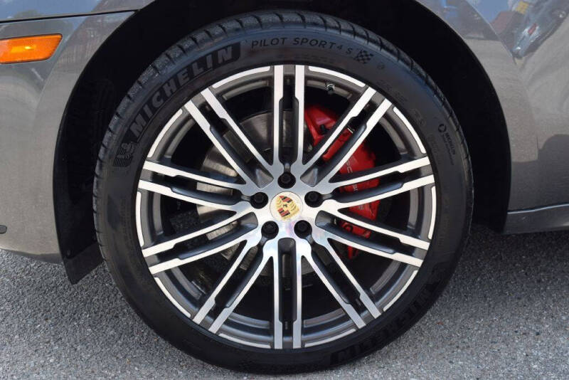 2015 Porsche Macan Turbo