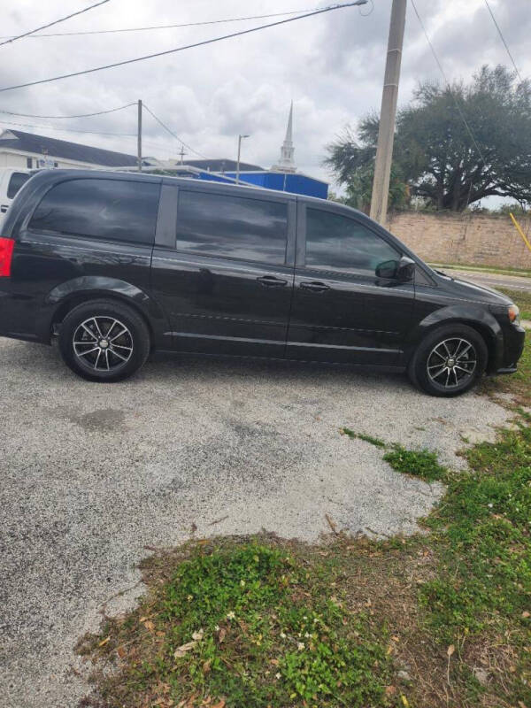 2016 Dodge Grand Caravan R/T's photo