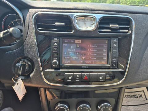2013 Chrysler 200 Limited