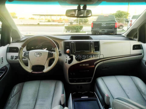 2014 Toyota Sienna Limited 7-Passenger