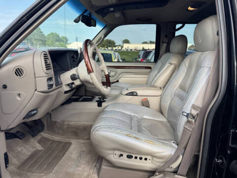2000 Cadillac Escalade