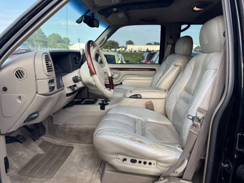 2000 Cadillac Escalade