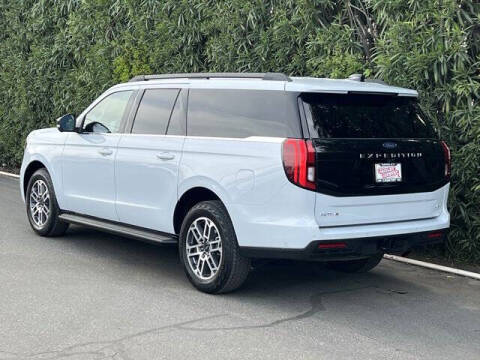 2025 Ford Expedition MAX Active