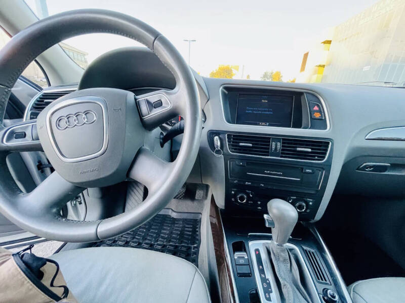 2011 Audi Q5 2.0T quattro Premium Plus