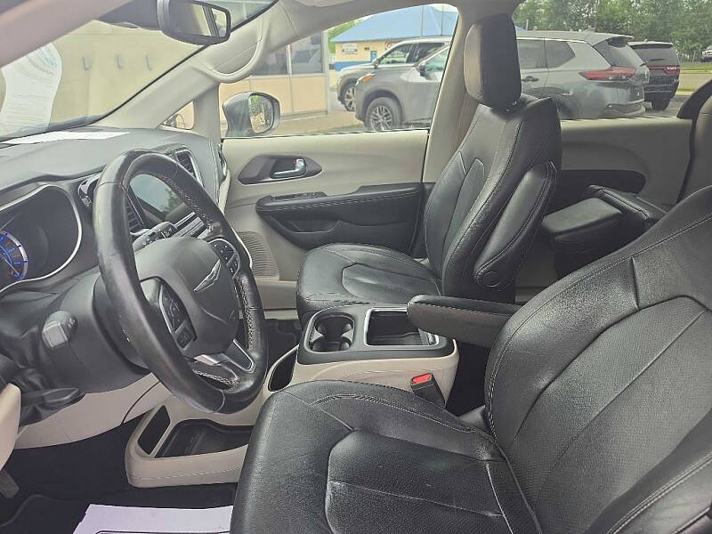 2022 Chrysler Pacifica Hybrid Touring L