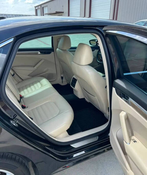 2017 Volkswagen Passat V6 SEL Premium
