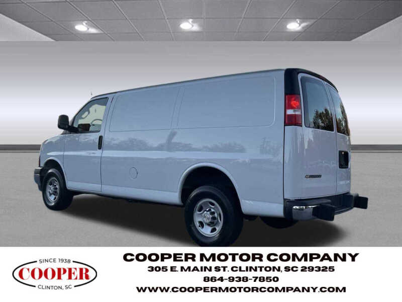 2023 Chevrolet Express 2500