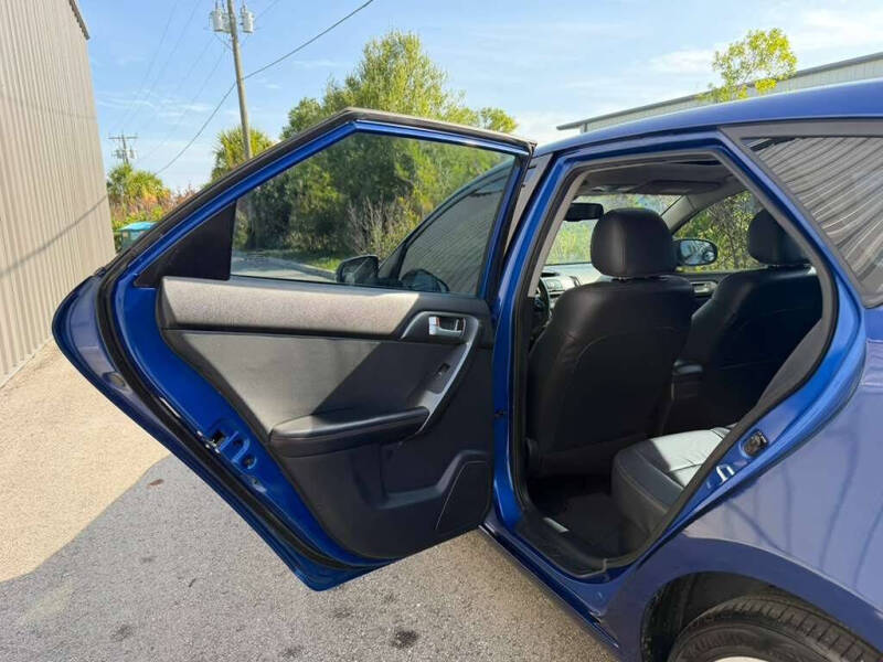 2011 Kia Forte5 SX
