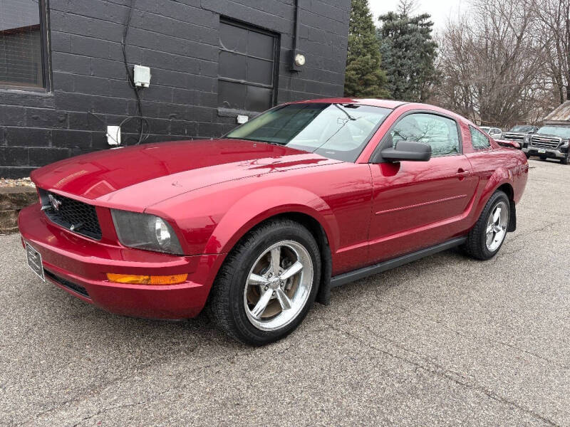 2005 Ford Mustang V6 Deluxe
