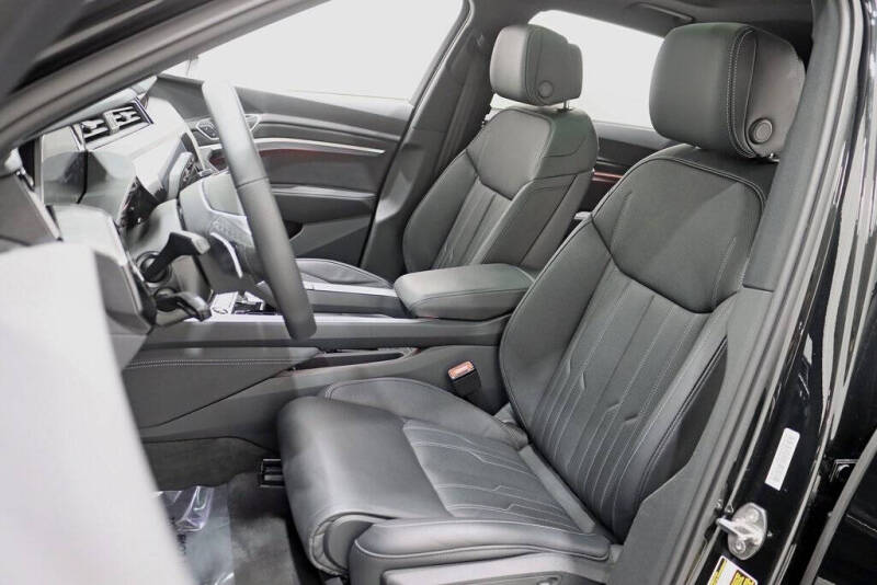 2022 Audi e-tron S quattro Prestige