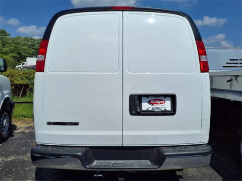 2025 Chevrolet Express 2500