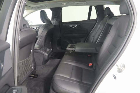2024 Volvo V60 Cross Country B5 Plus
