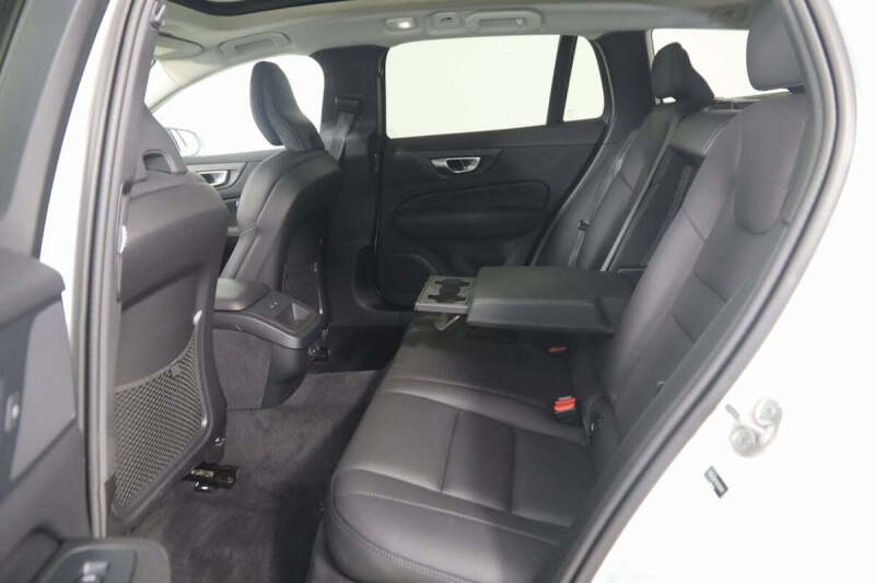 2024 Volvo V60 Cross Country B5 Plus