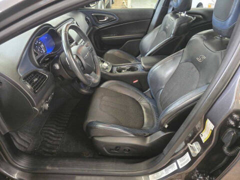 2015 Chrysler 200 S