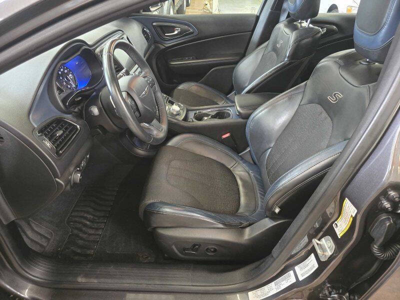 2015 Chrysler 200 S