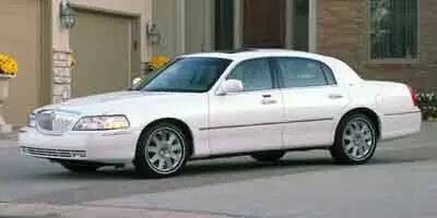 2004 Lincoln Town Car for sale at CarZoneUSA in West Monroe LA