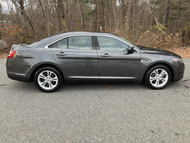2017 Ford Taurus SEL
