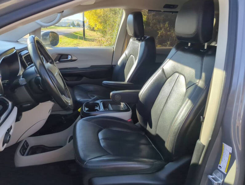 2020 Chrysler Pacifica Hybrid Touring L