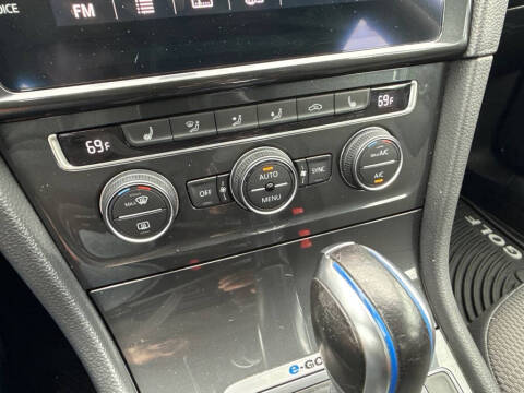 2019 Volkswagen e-Golf SE