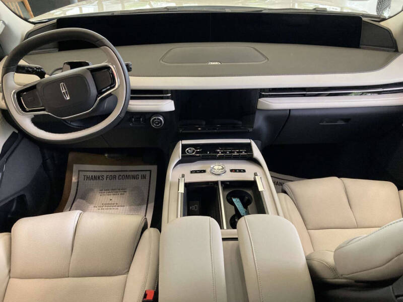 2026 Lincoln Navigator Premiere