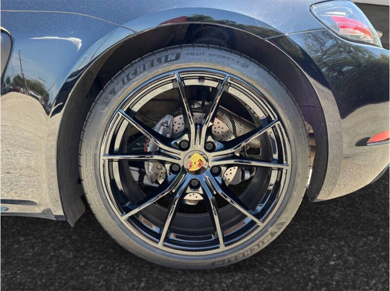 2021 Porsche 718 Cayman