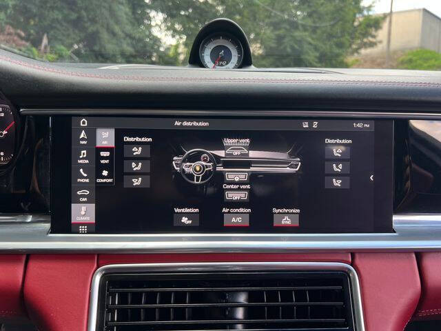 2020 Porsche Panamera GTS Sport Turismo