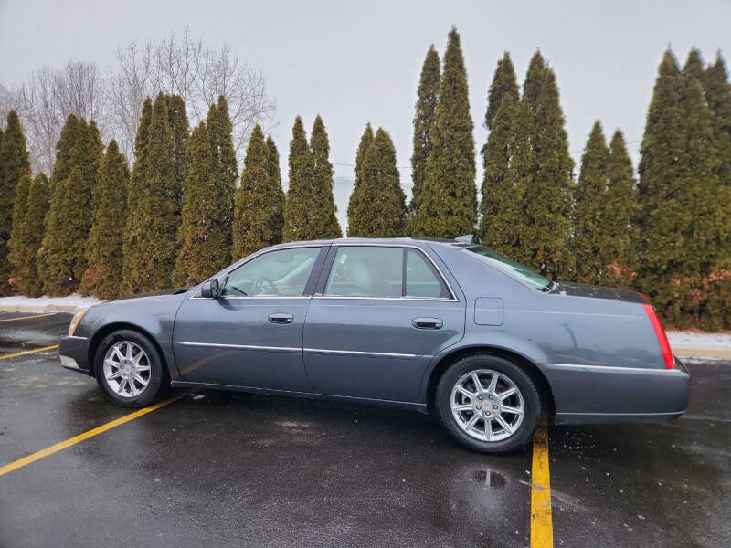 2011 Cadillac DTS Luxury Collection