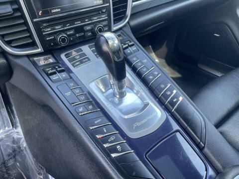 2016 Porsche Panamera