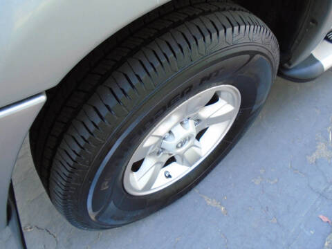 2005 Toyota Sequoia SR5