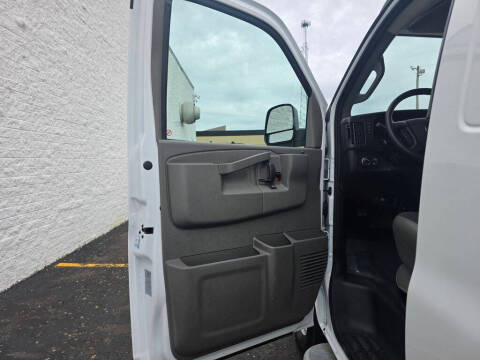 2025 Chevrolet Express 2500