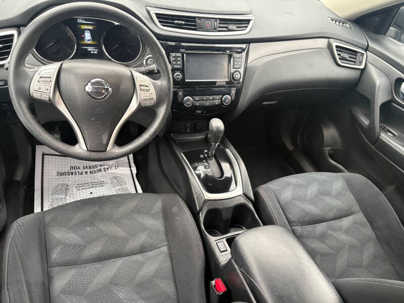 2016 Nissan Rogue SV