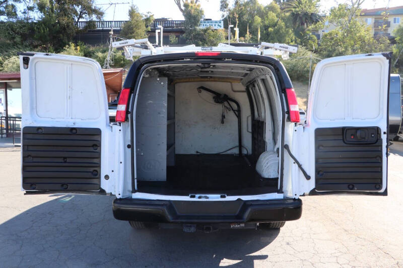 2022 GMC Savana 2500