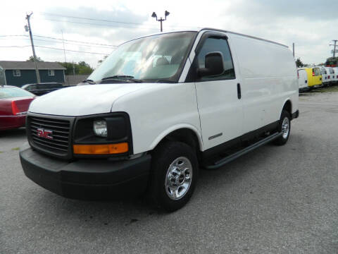 2004 GMC Savana for sale at Auto House Of Fort Wayne in Fort Wayne IN