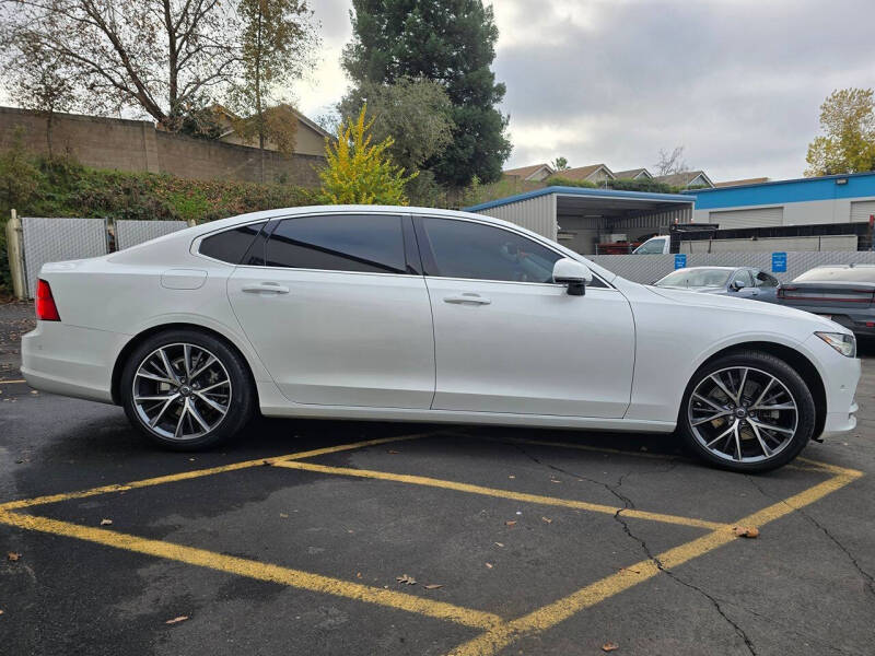 2018 Volvo S90 T5 Momentum