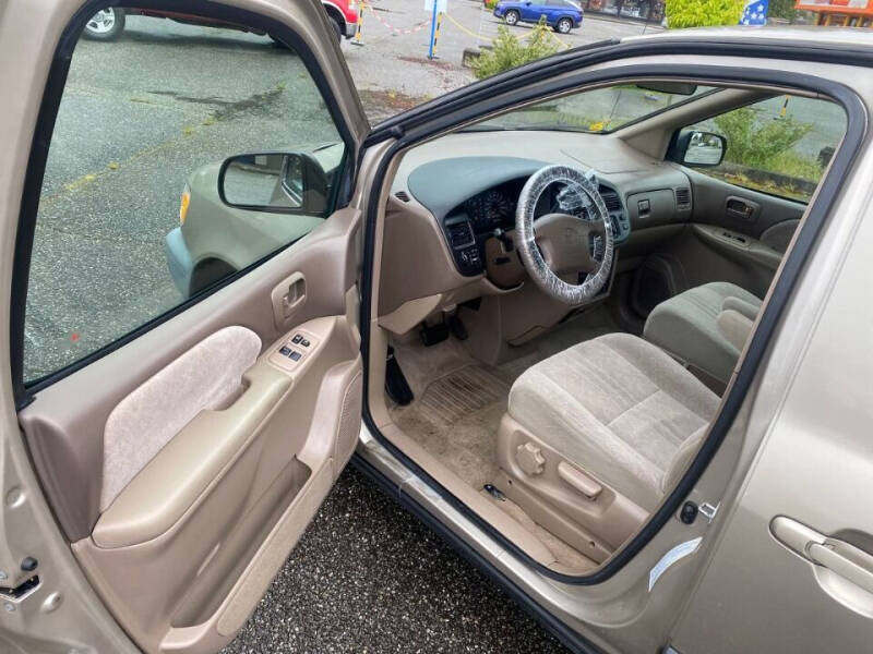 2000 Toyota Sienna LE