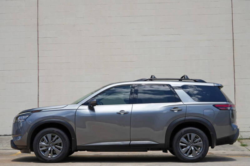 2023 Nissan Pathfinder SV