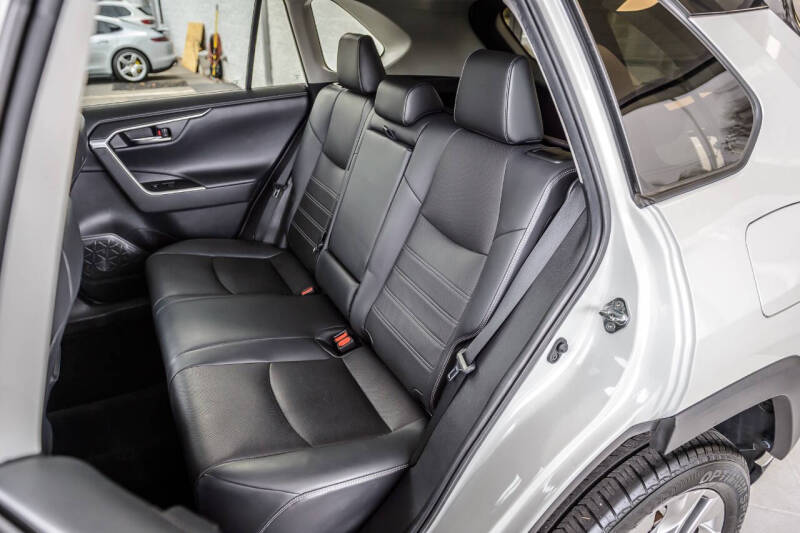 2020 Toyota RAV4 Limited