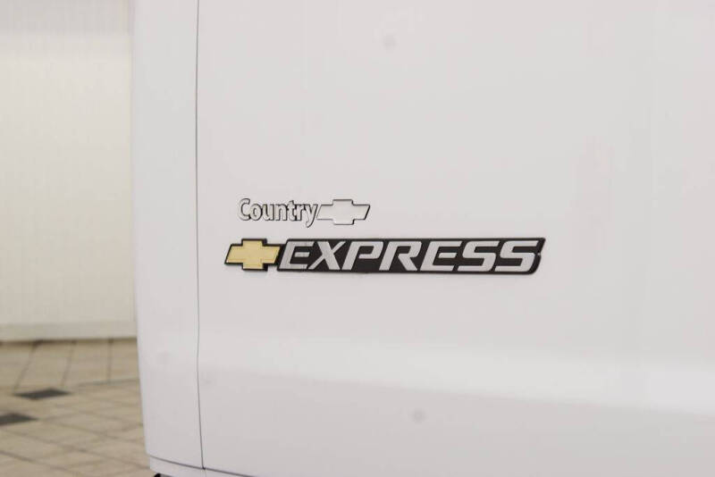 2025 Chevrolet Express 2500