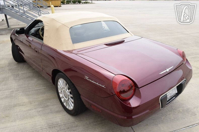 2004 Ford Thunderbird Deluxe