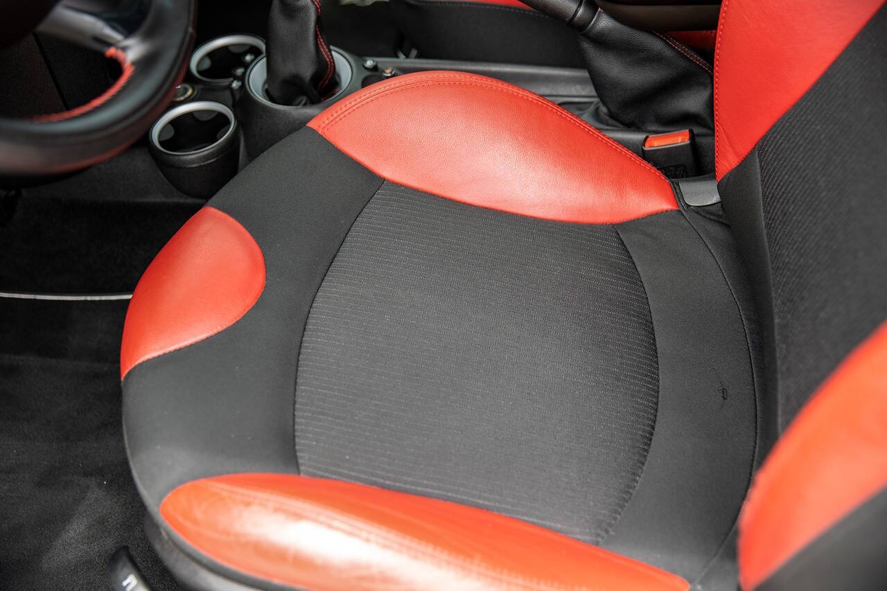2012 MINI Cooper Hardtop 33