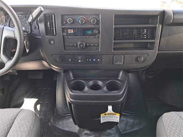 2025 Chevrolet Express 2500