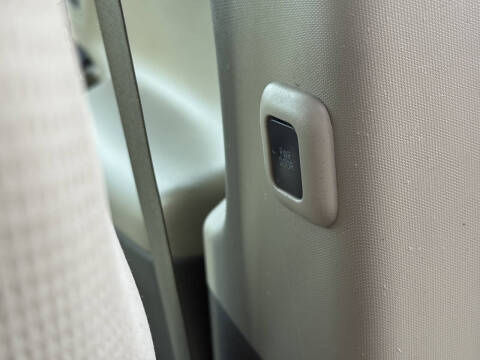2015 Toyota Sienna LE 7-Passenger Auto Access Seat